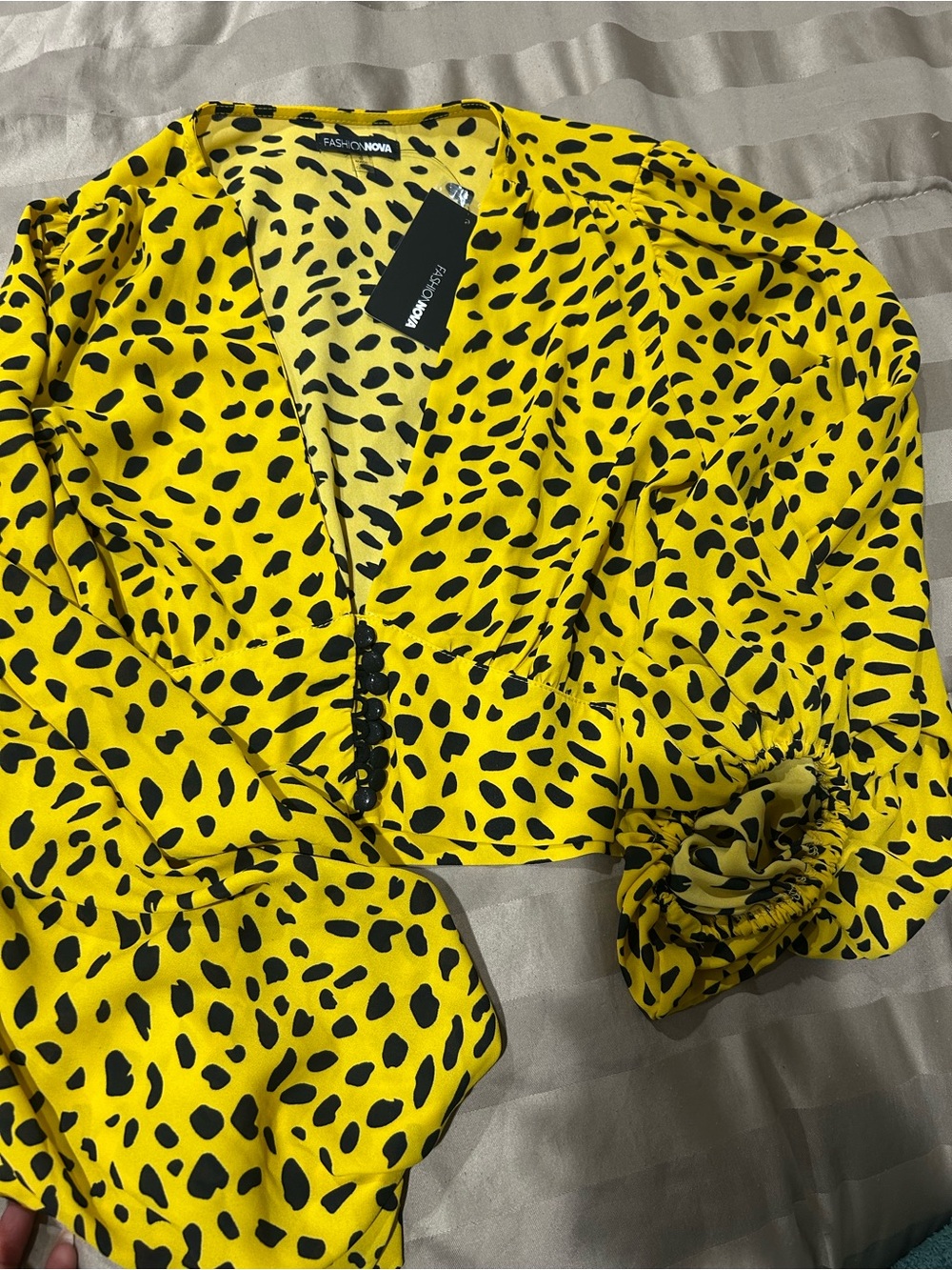 Fashion Nova Yellow and Black Dotted V-Neck Button Crop Top